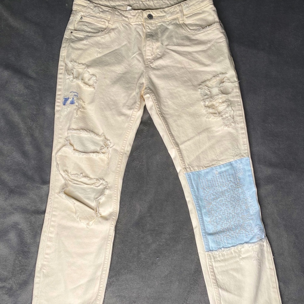 Zara White Distressed Boyfriend Jean